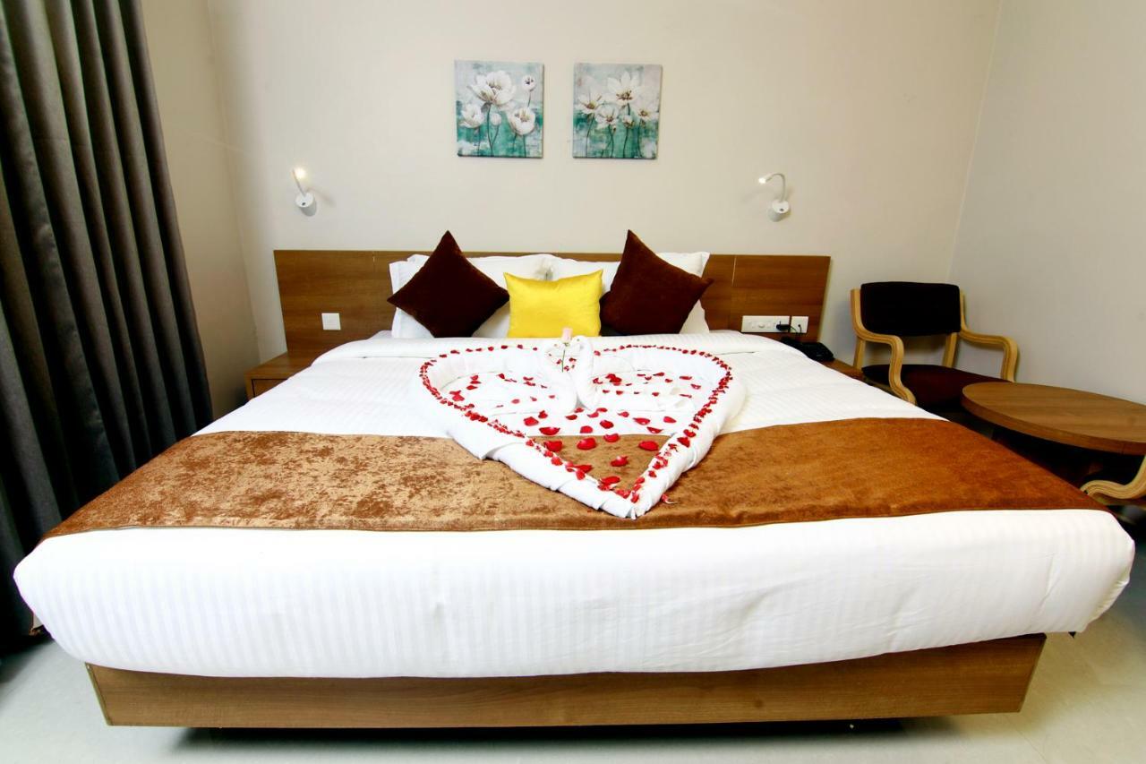 Hotel Panacea Ventures Коллам Екстер'єр фото